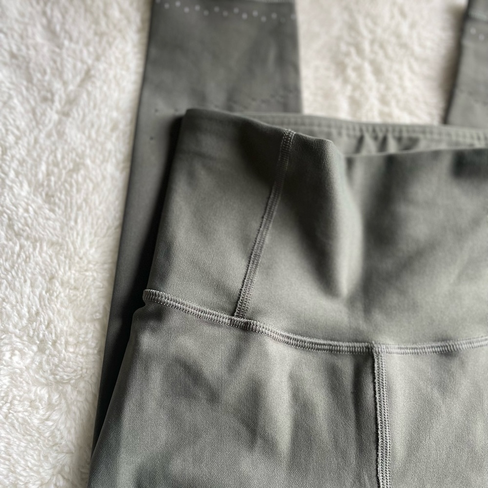 Lululemon Athletica Detailed Leggings - Picture 8 of 10